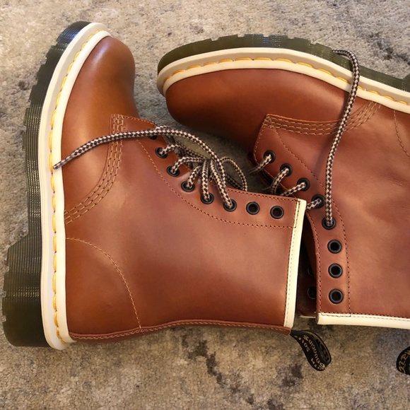 dr martens analine